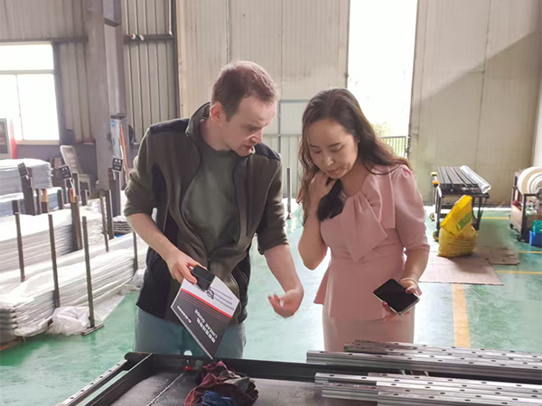 ម៉ាស៊ីន cnc