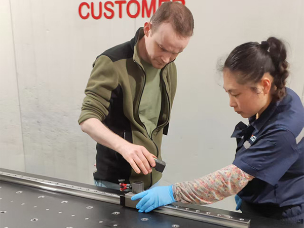 ផ្លូវដែកលីនេអ៊ែរ